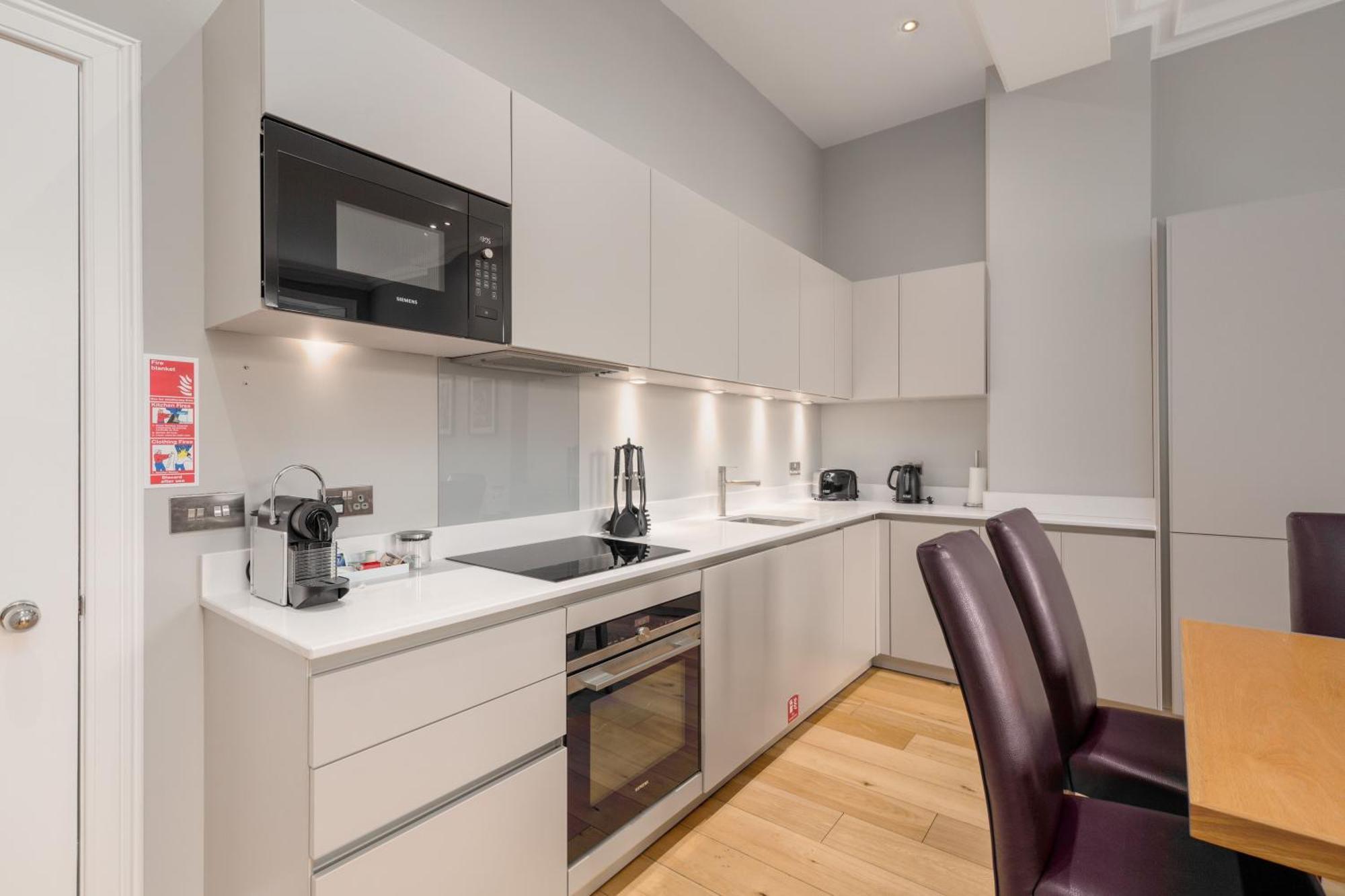Destiny Scotland - Princes Street Residence เอดินบะระ ภายนอก รูปภาพ