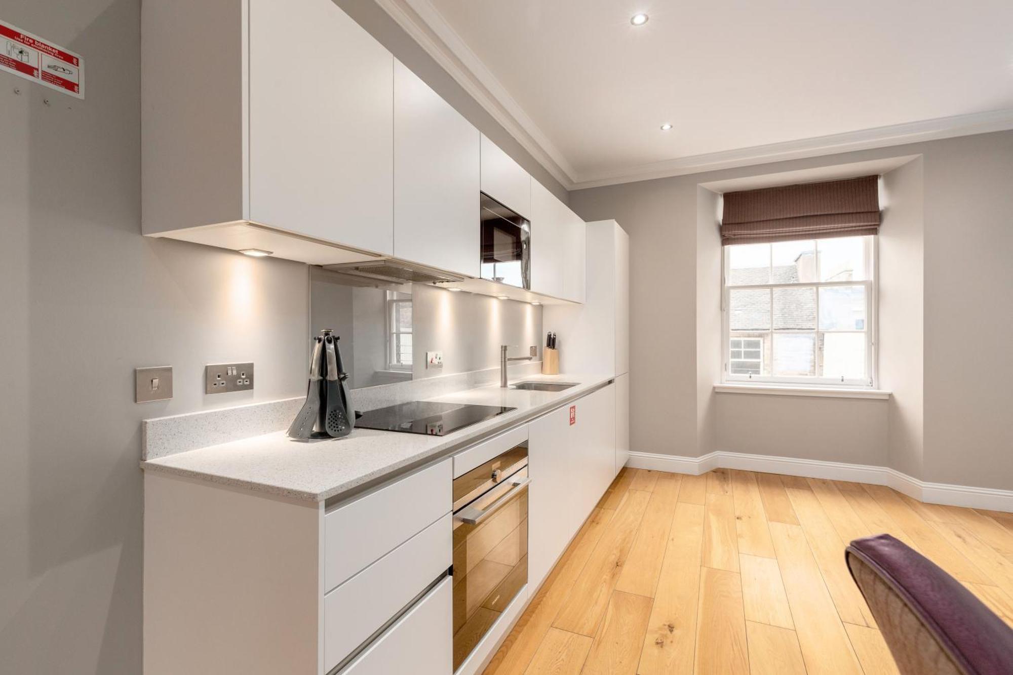 Destiny Scotland - Princes Street Residence เอดินบะระ ภายนอก รูปภาพ