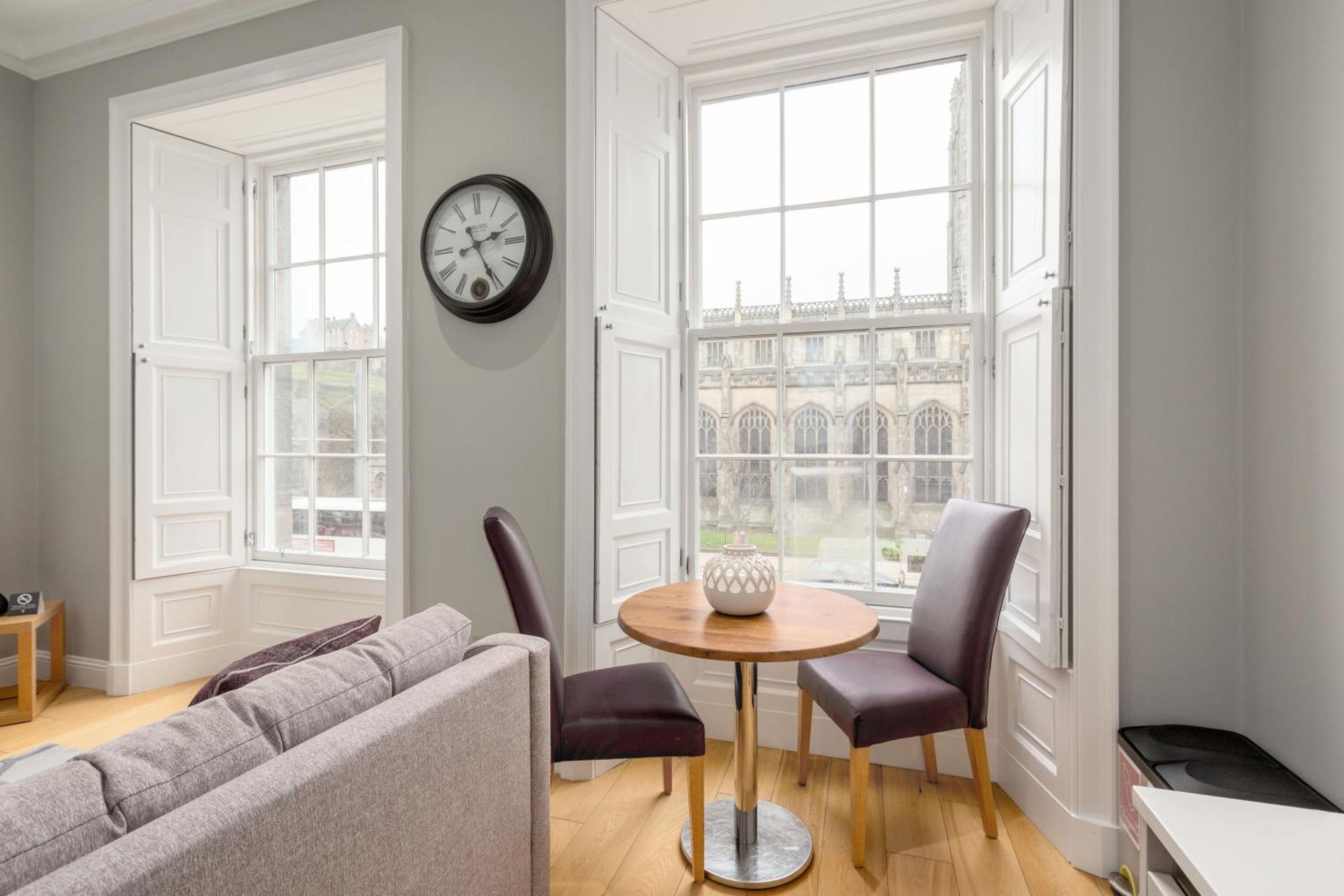 Destiny Scotland - Princes Street Residence เอดินบะระ ภายนอก รูปภาพ